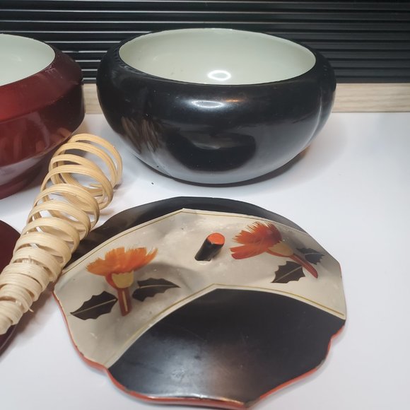 Vintage Japanese Lacquerware Bonbonniere Bowl(s) w/ lids 1 Red, 1 Black… - Picture 6 of 16